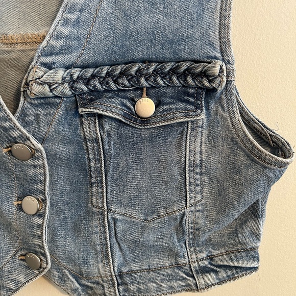 PTCL Cropped Denim Vest - Picture 5 of 7